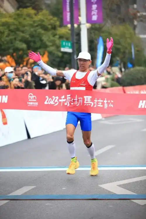 马拉松 县长_马拉松事件的县委书记_马拉松县委书记坠亡