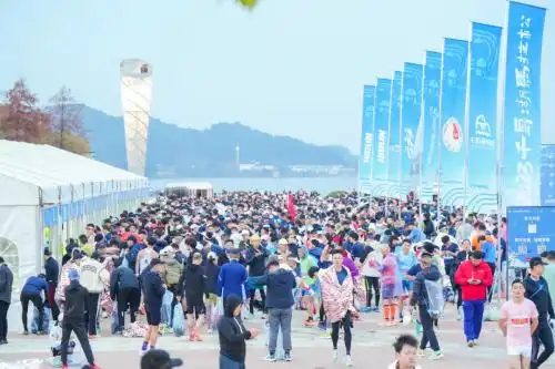 马拉松事件的县委书记_马拉松县委书记坠亡_马拉松 县长