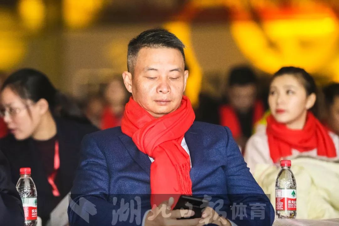 体操健身员明星男_体操员健身明星男的有哪些_体操运动员娱乐圈