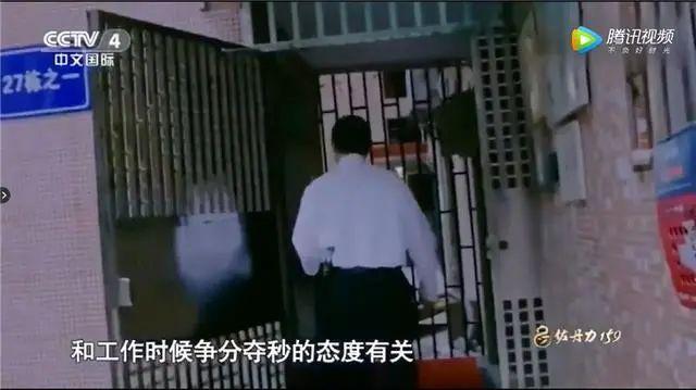 钟南山女儿游泳冠军_伦敦奥运会游泳女冠军是谁_贾静雯女儿游泳视频