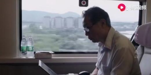 南山区游泳比赛_南山文体中心游泳考级_钟南山女儿游泳冠军