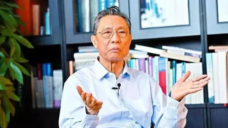 钟南山女儿游泳冠军_游泳冠军钟惟月_钟南山大学
