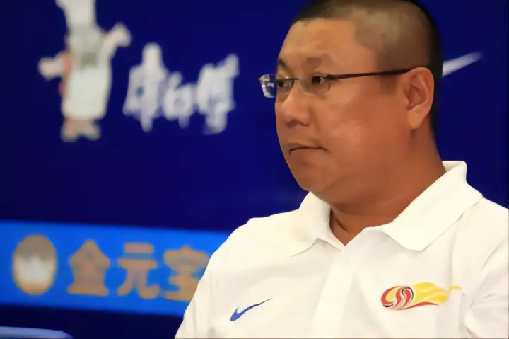 奖金足球冠军分别是多少_足球冠军奖牌多少个_足球冠军奖金怎么分的