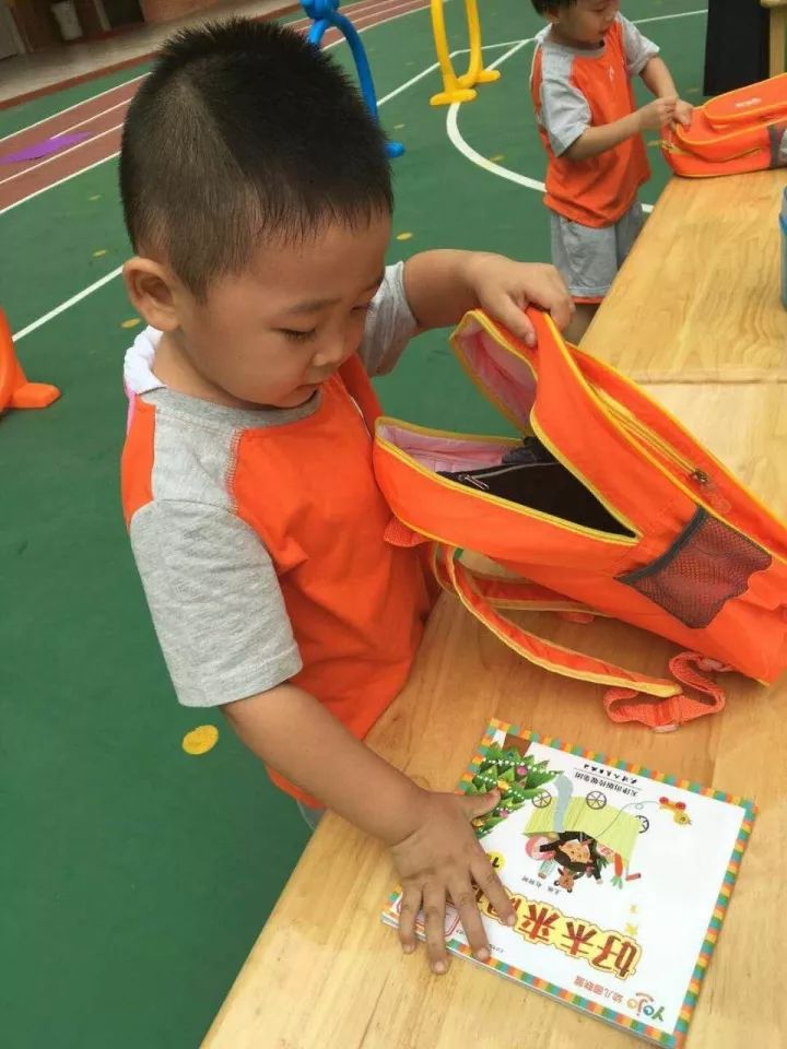 幼儿园入园趣事_幼儿在园趣事记录简短_入园生活趣事