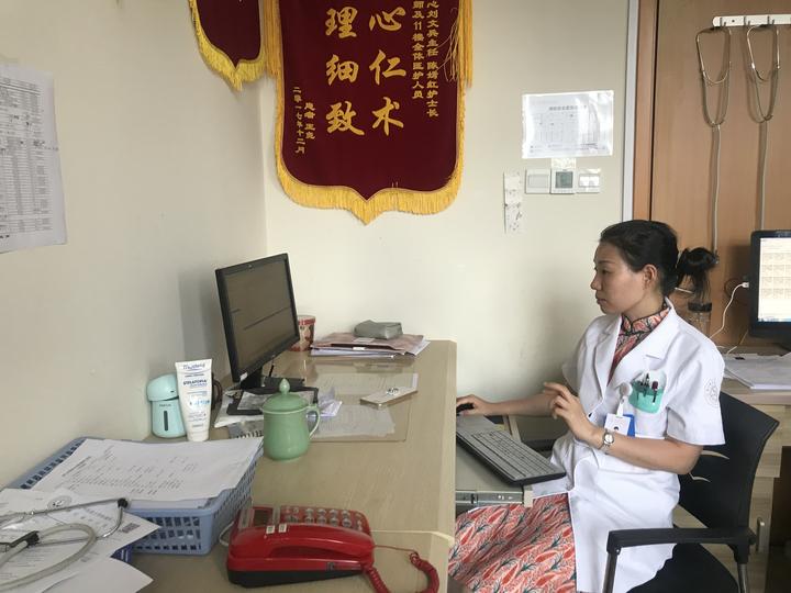 游泳冠军拖鞋是谁的_游泳池拖鞋_游泳拖鞋什么牌子好