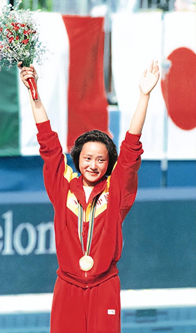 游泳运动员拖鞋_游泳冠军拖鞋是谁的_游泳拖鞋什么牌子好