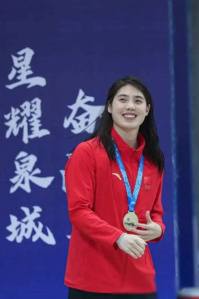 繁荣女子游泳冠军_繁荣游泳女子冠军是哪一集_繁荣游泳女子冠军是谁