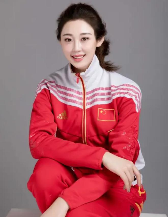 奥运游泳女选手_游泳奥运冠军女_女儿的游泳老师是奥运冠军