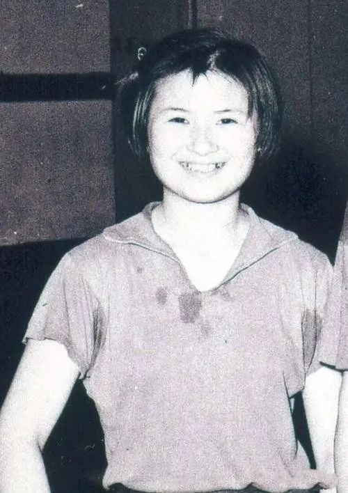 女儿的游泳老师是奥运冠军_游泳冠军女孩_游泳奥运冠军女儿老师是谁