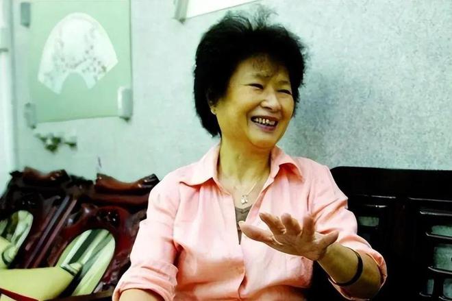游泳奥运冠军女儿老师是谁_女儿的游泳老师是奥运冠军_游泳冠军女孩